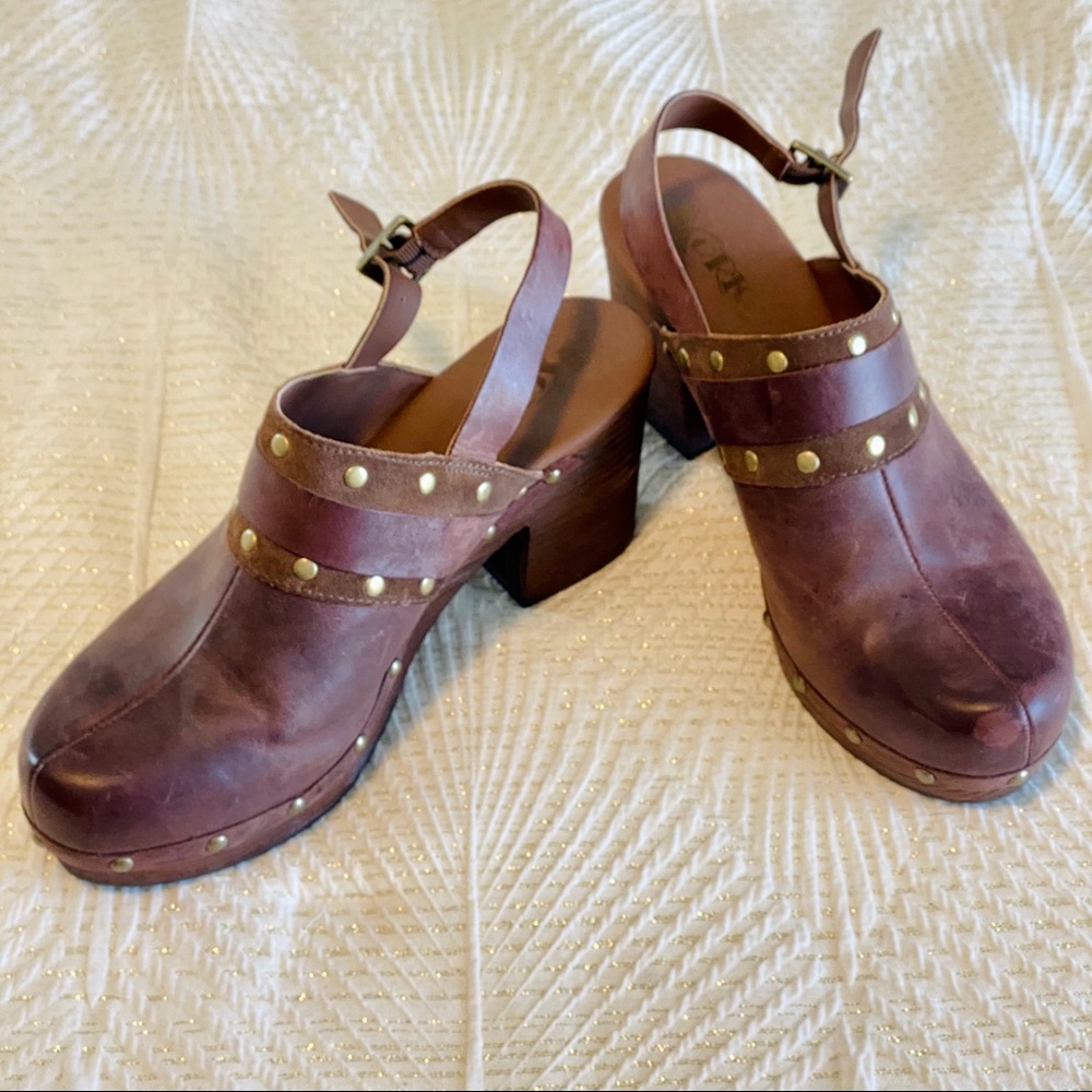 Korks (Kork Ease) Brown Studded Sling-back Clogs